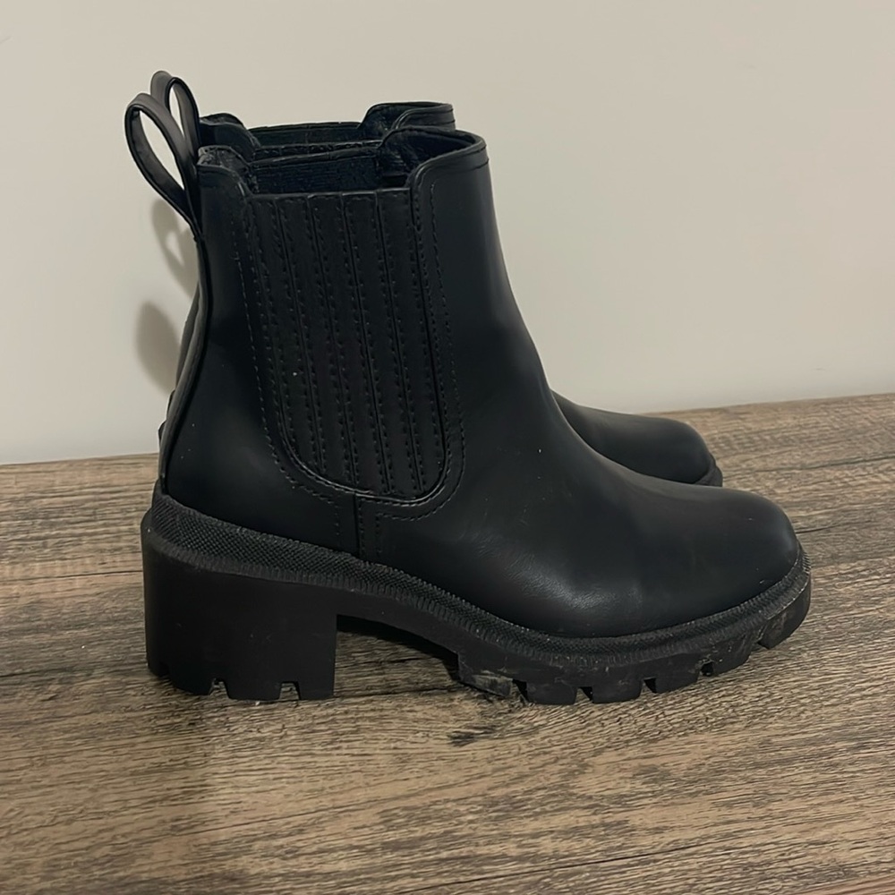 Chunky slip on boots. Black size 8